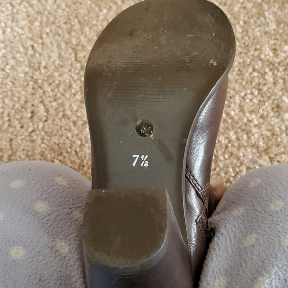 Meucci Booties - Picture 6 of 8